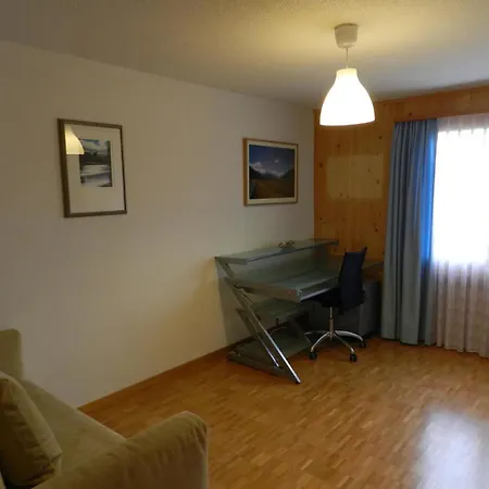 Huebeli - Chapman Appartement-fewo- Dusche Oder Bad- Wc- 2 Schlafraeume By Interhome Apartamento